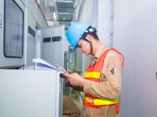 苏州金融港商务中心变电所设备安装工程设备调试